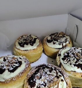 Rollitos de canela con frosting